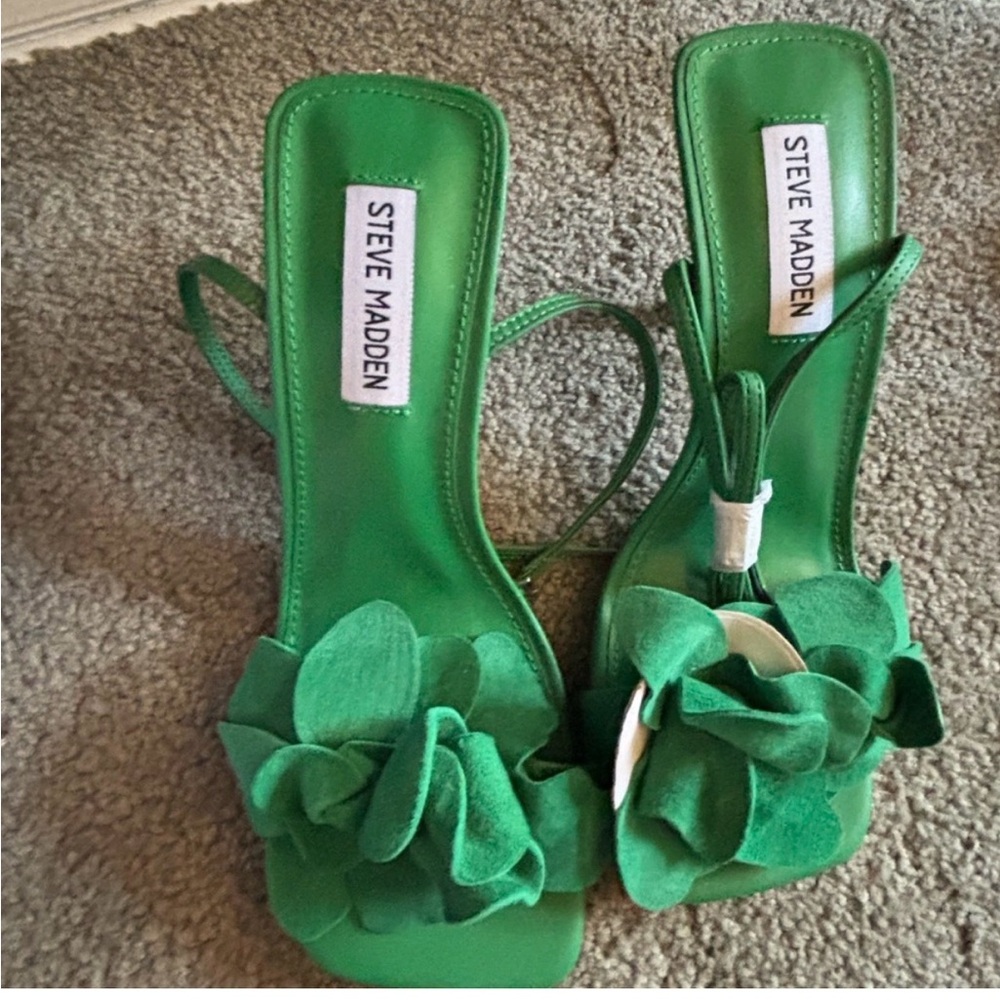 Steve Madden Vibrant Green Floral Heels